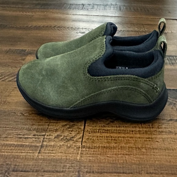 Lands End Boys Green Suede Slip On Clog NEW Shoes Size 7M - Picture 1 of 7